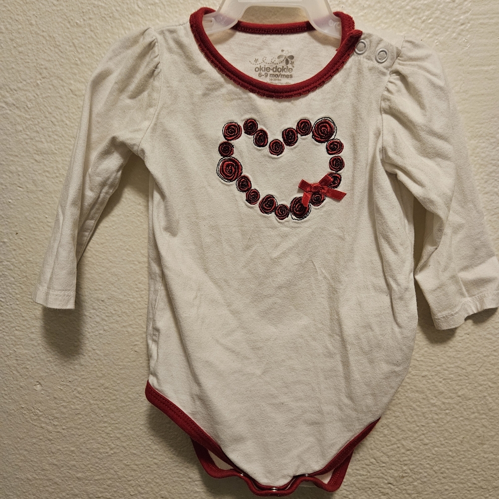 3/$6 White Long Sleeve Baby Onesie with Red Rose Heart Design 6-9 Months